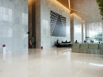 Three IFC 건물 사진