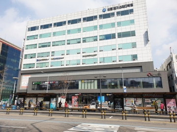 신촌테라운드(구, 케이스퀘어 신촌) 건물 사진
