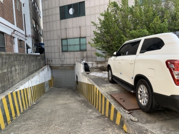 봉우빌딩 건물 사진