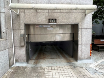 정글빌딩 건물 사진