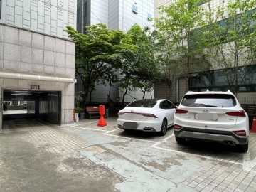 정글빌딩 건물 사진