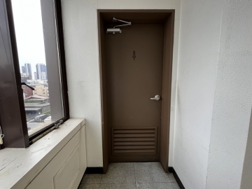 푸른빌딩 건물 사진