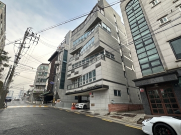 카라얀타워 건물 사진