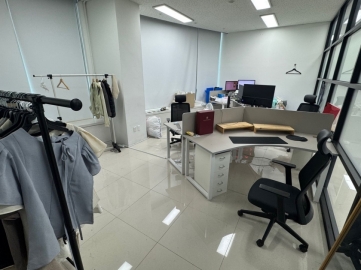율림빌딩  건물 사진