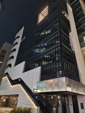 코너19 건물 사진