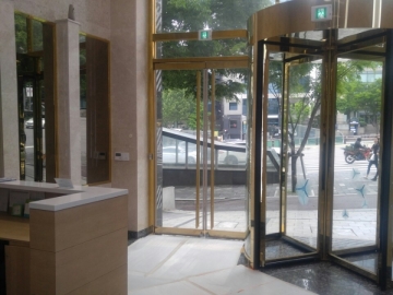 W Tower 건물 사진