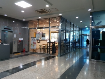 에이프로스퀘어 건물 사진